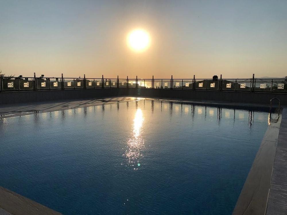 Double Royal Hotel Kocaeli Extérieur photo