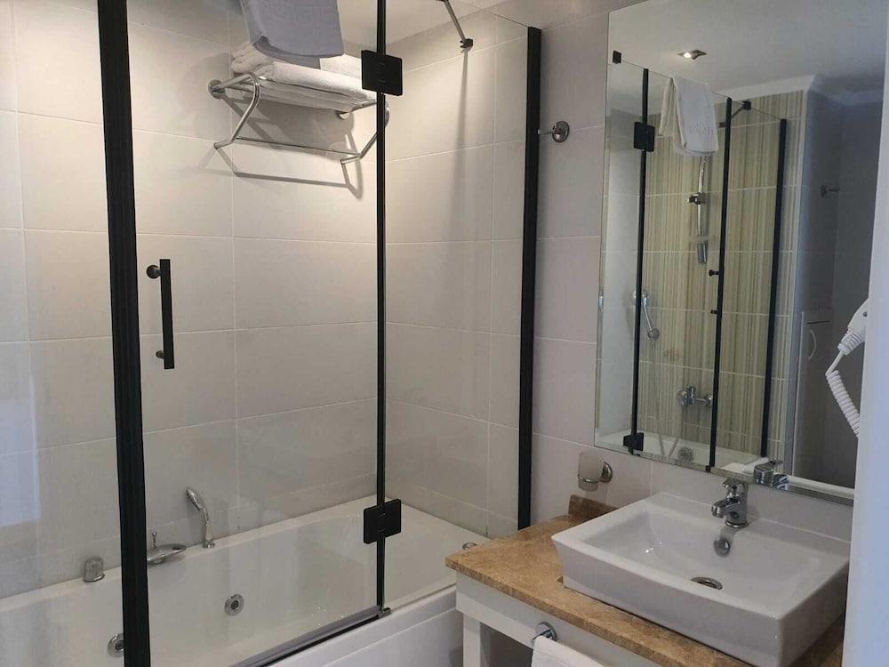 Double Royal Hotel Kocaeli Extérieur photo