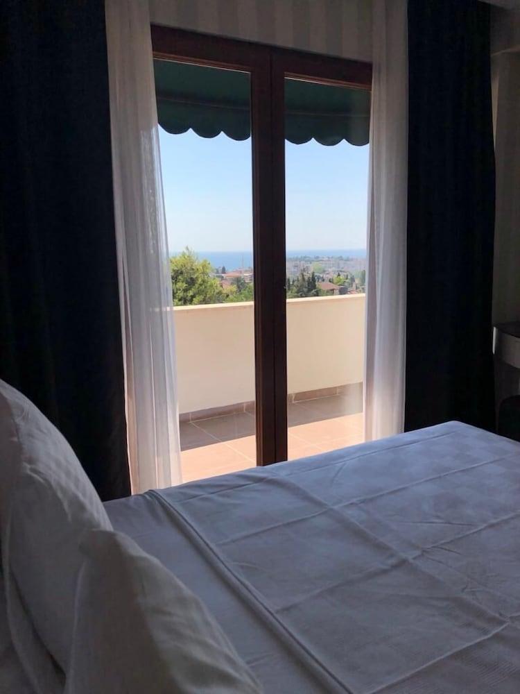 Double Royal Hotel Kocaeli Extérieur photo